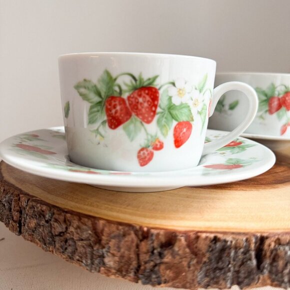 Vintage Christopher Stuart Berry Orchard Print Cup and Saucer X2 - Picture 10 of 12